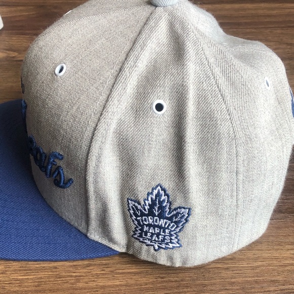 Mitchell & Ness Toronto Maple Leafs SnapBack. - Picture 2 of 3